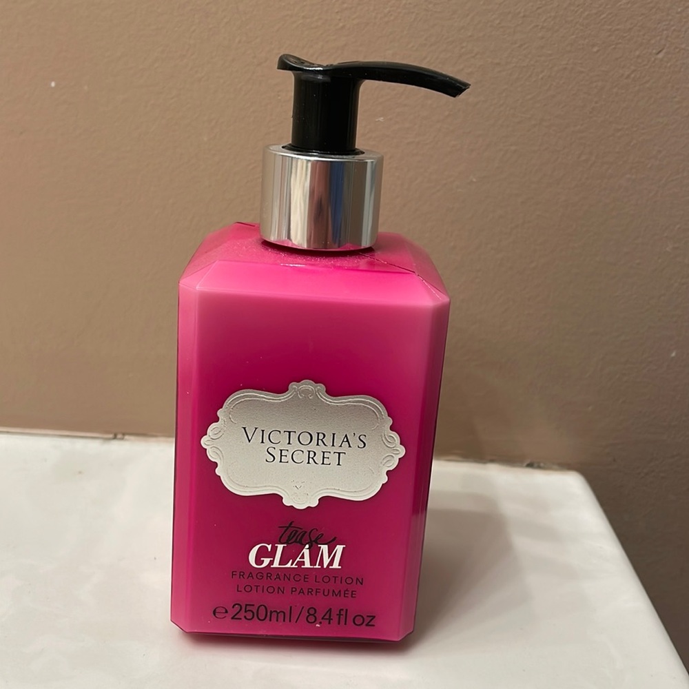 Victoria Secret tease GLAM fragrance lotion. Never used 250ml/8.4 fl oz